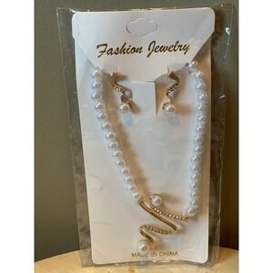 Pearls Necklace‎ Earrings Set Gold Tone Rhinestone Accent Fashion Jewelry